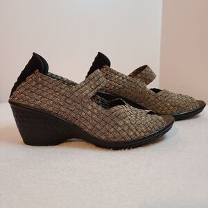 Bernie Mev Halle Stretch Woven Slip-on Wedge Sandals Size 37